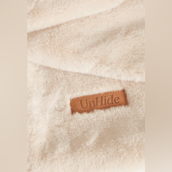 NEW UnHide Blanket - Beige Bear - Picture 5 of 5